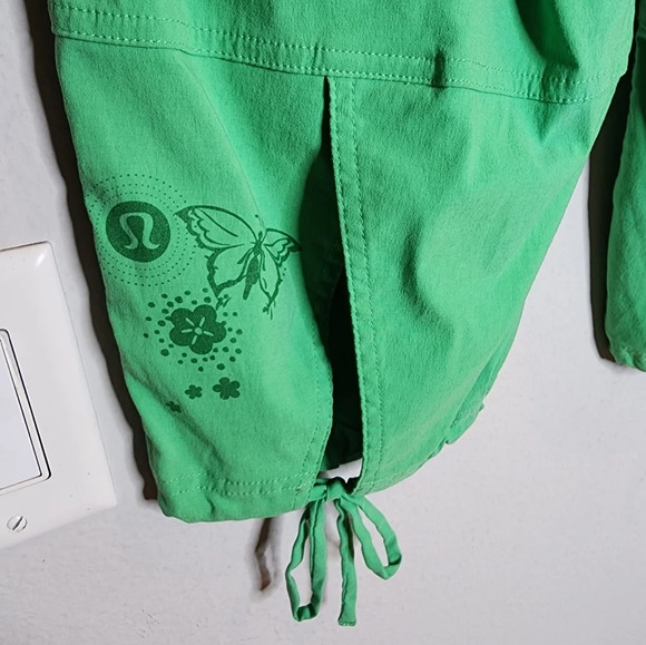 Lululemon green Betty Crop Pants.  Size 4. Vintage retro y2k. - Picture 3 of 16